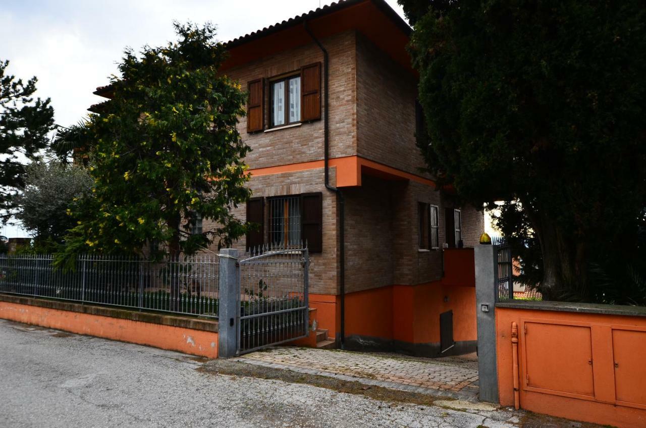 La Violetta Villa Camerano Exterior photo